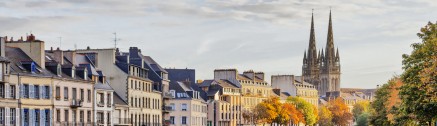 Bild: Bretonische Stadt im Panorama